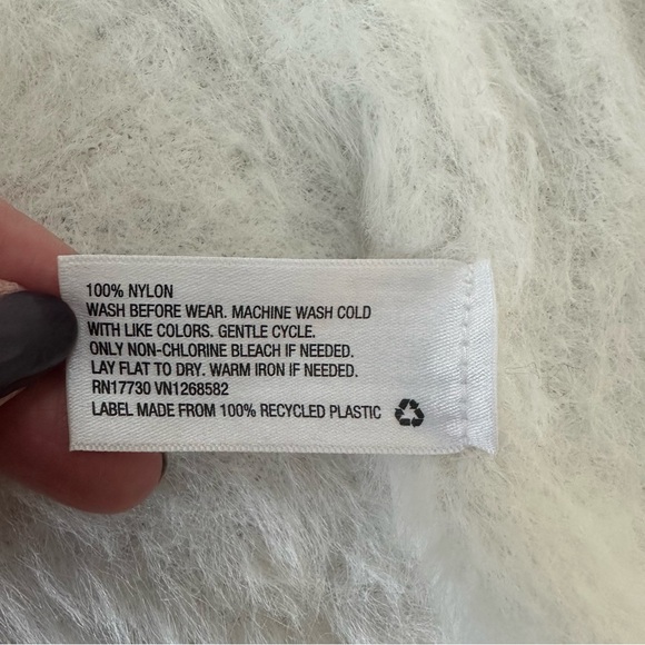 Size 5T Girls White Faux Fur Cardigan Wrap Coat - Picture 6 of 7